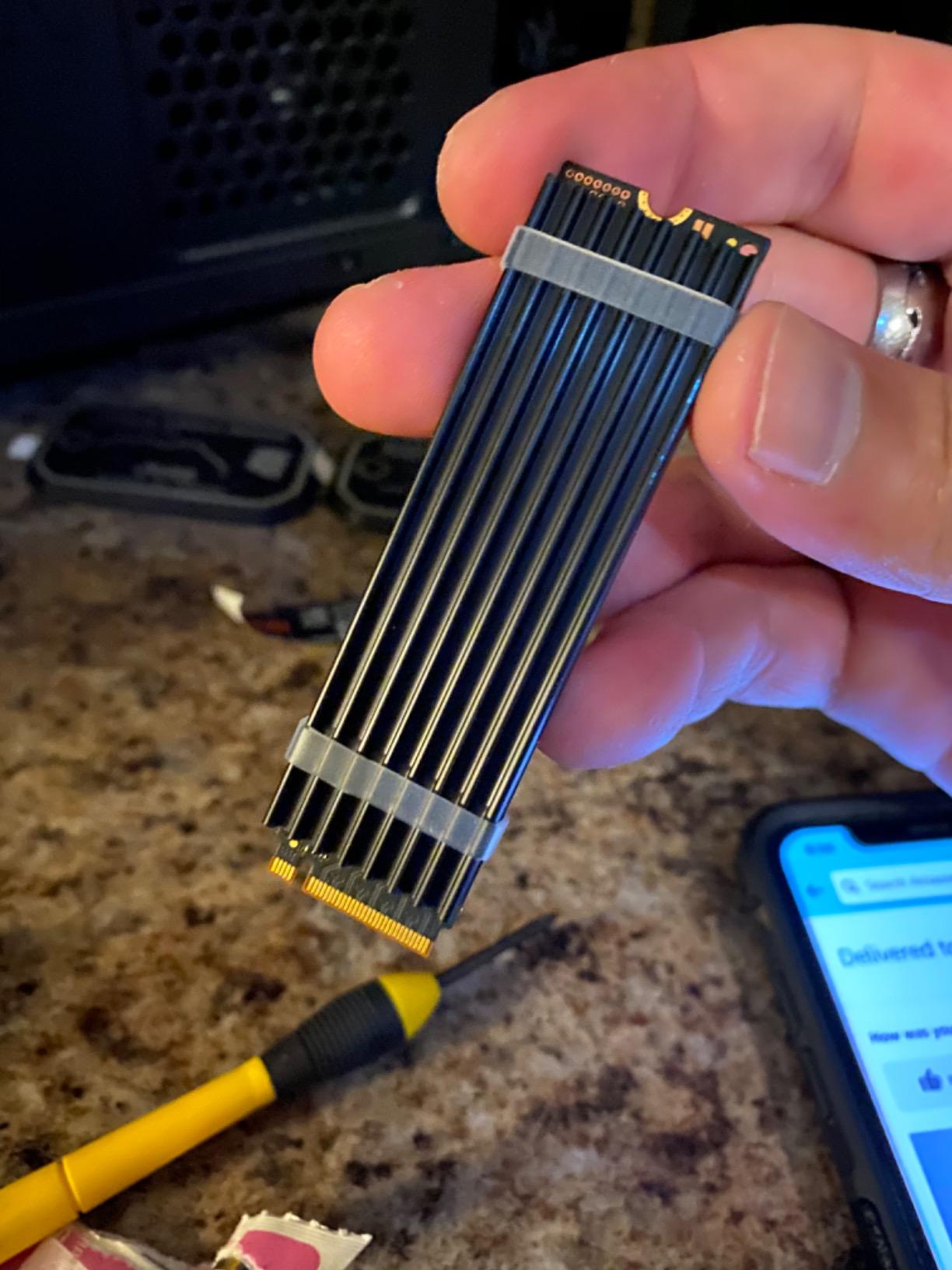 GLOTRENDS M.2 Heatsink Kits with Thermal Pad for 2280 M.2 SSD, Fit for Desktop PC/PS5/PS5 Slim Installation, 22x70x3mm Aluminum Body customer photo 1