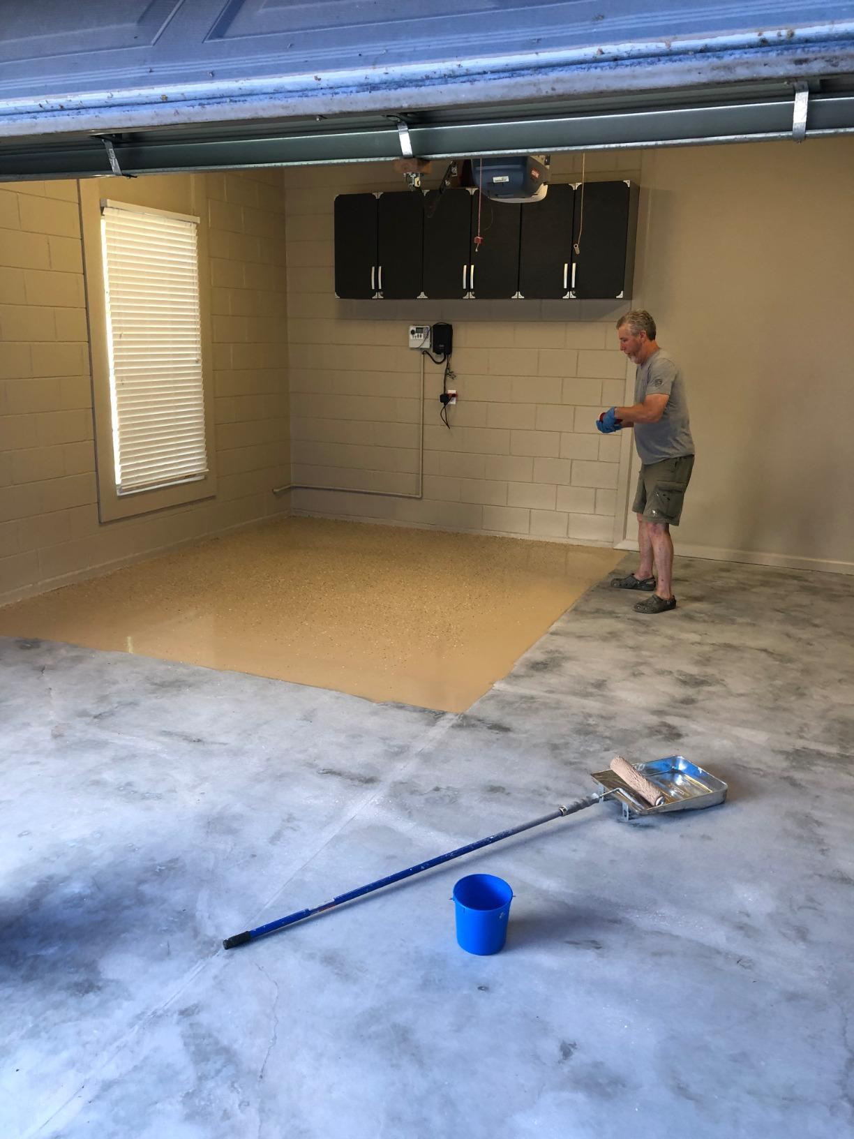 Rust-Oleum RockSolid Polycuramine Gloss Dark Gray Garage Floor Coating customer photo 1