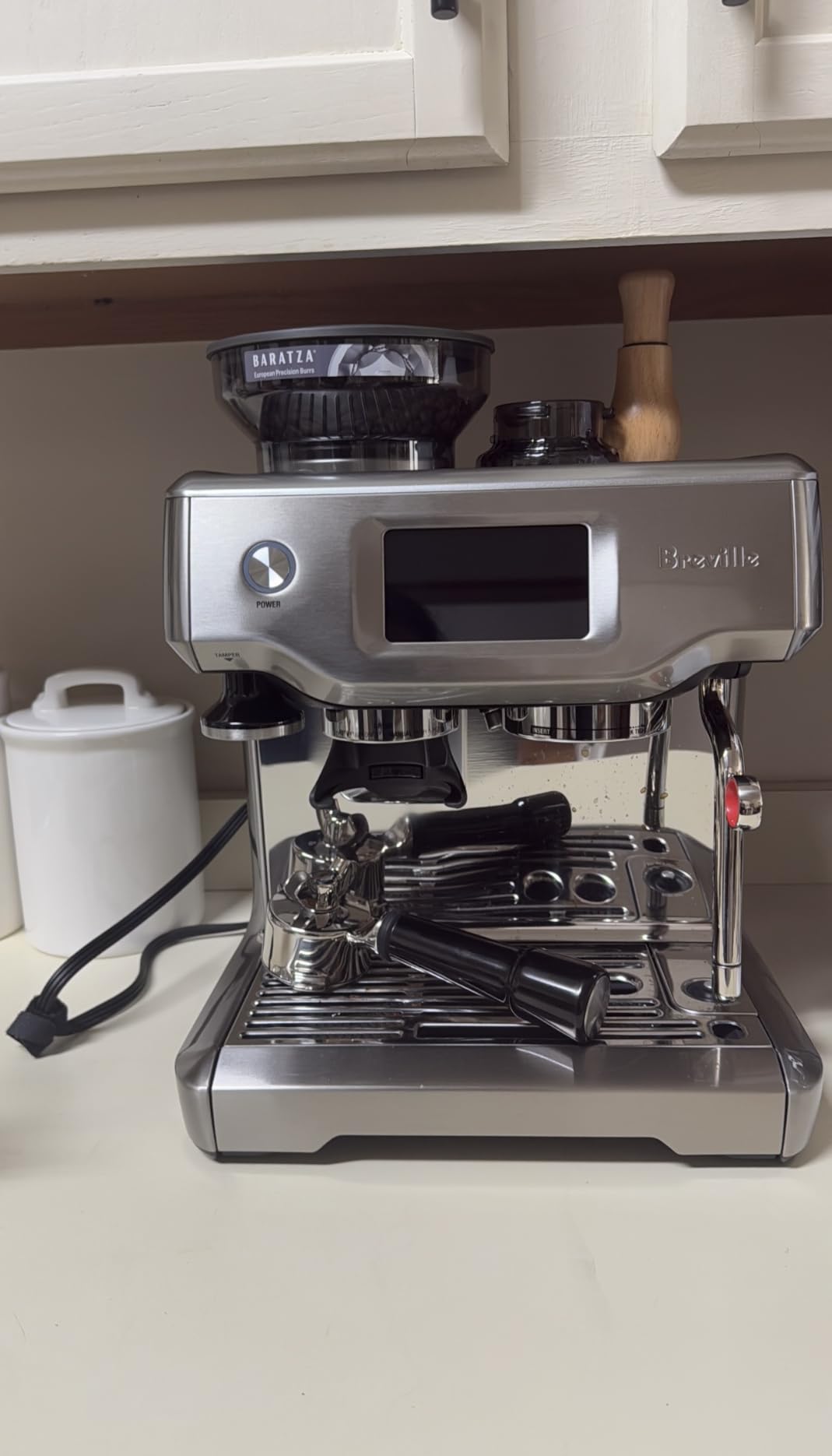 Breville BES880BSS Barista Touch Espresso Machine, Brushed Stainless Steel | Pull barista-quality espresso shots, lattes and cappuccinos at home with semi-automatic coffee maker with built-in grinder customer photo 1