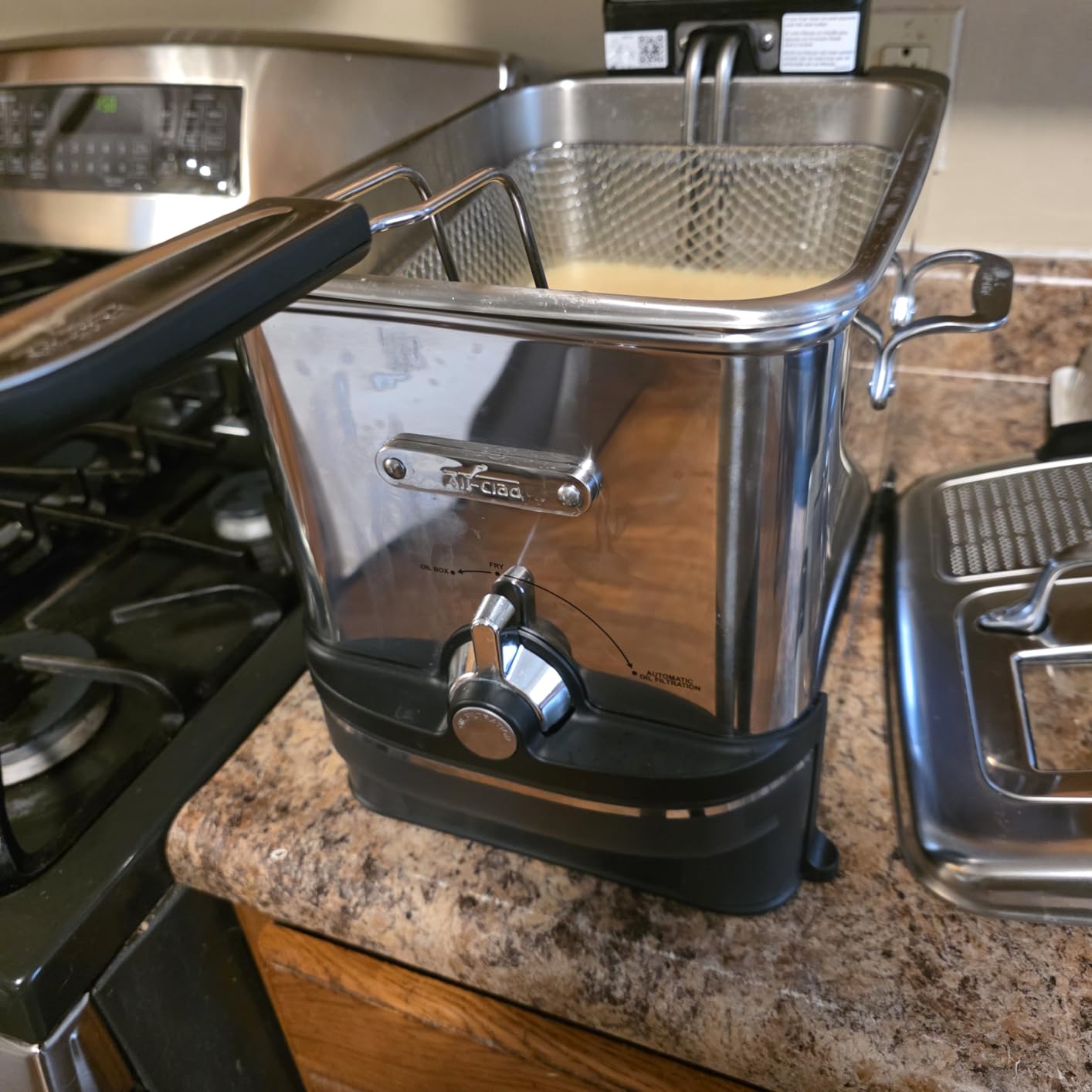 All-Clad Electric Deep Fryer with Basket and Lid, Stainless Steel Deep Fryer for Home Use, 1700W, Dishwasher Safe customer photo 2