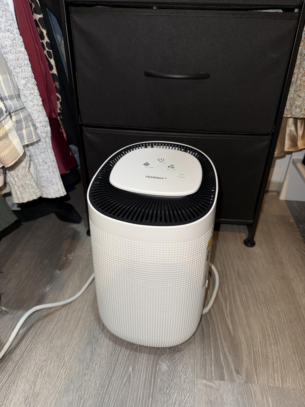 Tenergy Sorbi 1000ml Air Dehumidifier w/Purifying Function, True HEPA Filter, Auto Shutoff, Touch Control Adjustable Air Speed, Ultra-Quiet, Ideal for Closets & Bathrooms customer photo 1