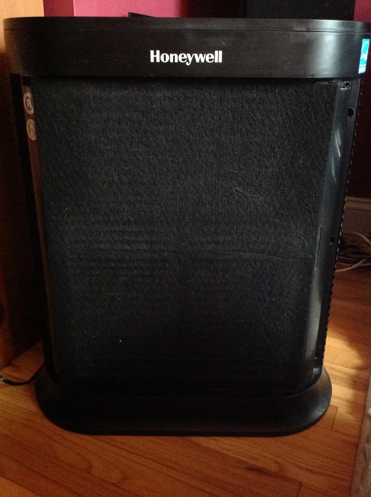 Honeywell AllergenPlus HEPA Air Purifier for Home, 2250 Ft² Rooms in 1 hour, Reduces Allergens, Dust, Pollen, Smoke, Pet Dander, Odors, White, HPA304 customer photo 2