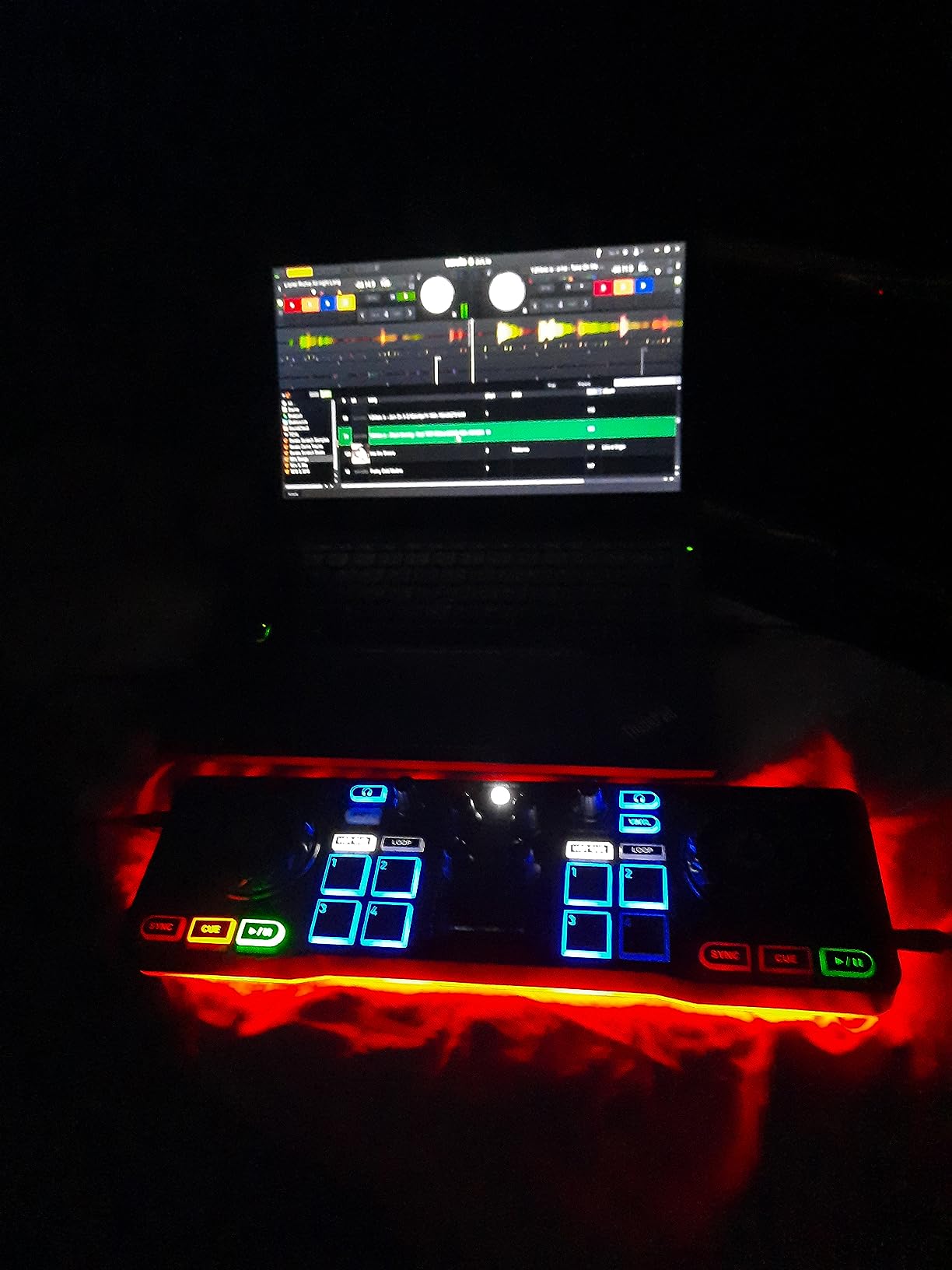 Hercules DJControl Starlight | Pocket USB DJ Controller with Serato DJ Lite, Touch-Sensitive Jog Wheels, Built-in Sound Card and Built-in Light Show | Ultra-compact 2-channel DJ controller with Serato DJ Lite, touch-sensitive jog wheels, RGB lighting, and built-in audio customer photo 2