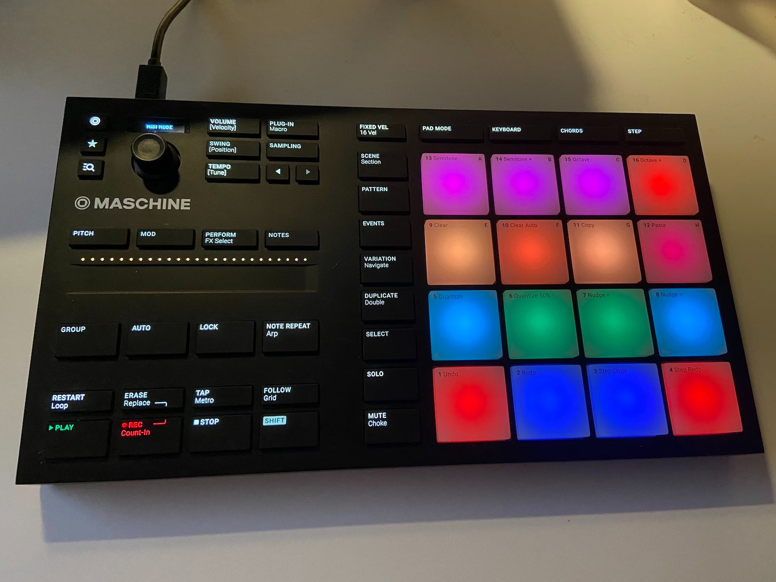 Native Instruments Maschine Mikro Mk3 Drum Controller, 25707 customer photo 2