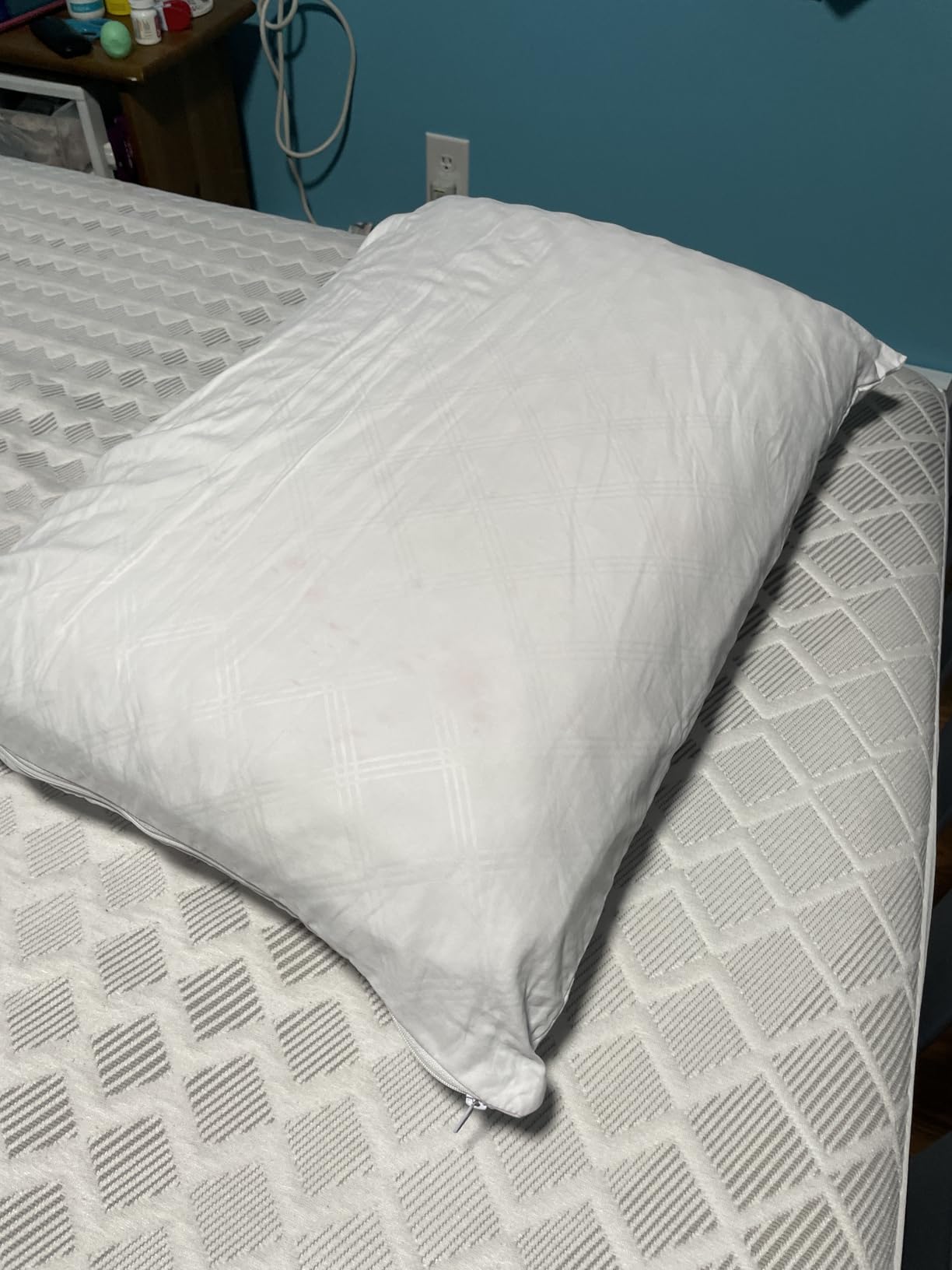 AllerEase Premier Zipper Pillow Protector Standard/Queen 4Pack | Allergy protection; temperature balancing; soft fabric; helps keep pillow fresh and clean; machine washable customer photo 2