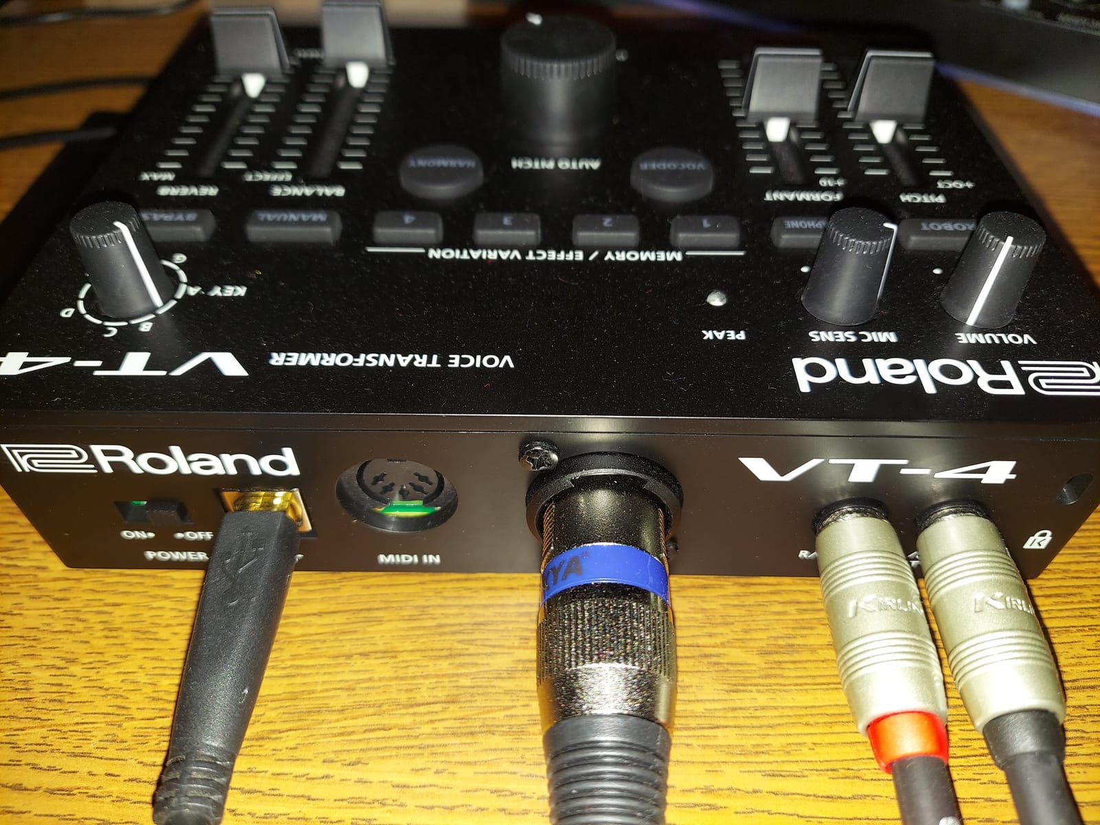 Roland VT-4 Vocal Transformer, Black customer photo 1