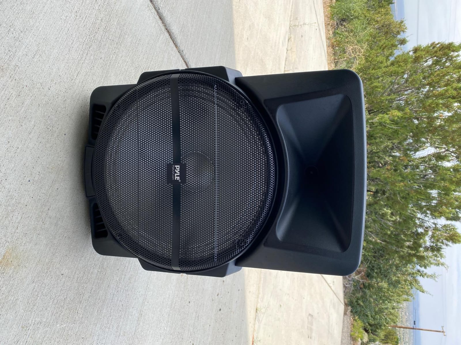 Pyle Wireless Portable PA Speaker System -1200W High Powered Bluetooth Compatible Indoor&Outdoor DJ Sound Stereo Loudspeaker wITH USB MP3 AUX 3.5mm Input, Flashing Party Light & FM Radio -PPHP1544B customer photo 1
