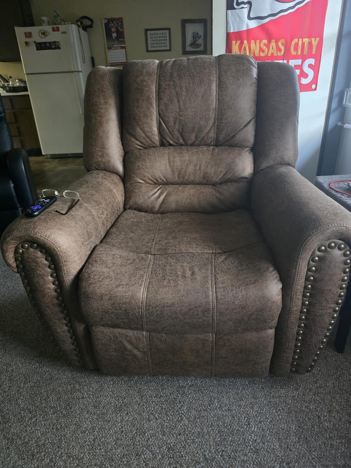 CANMOV Leather Recliner Chair, Classic and Traditional Manual Recliner Chair with Comfortable Arms and Back Single Sofa for Living Room, Nut Brown customer photo 2