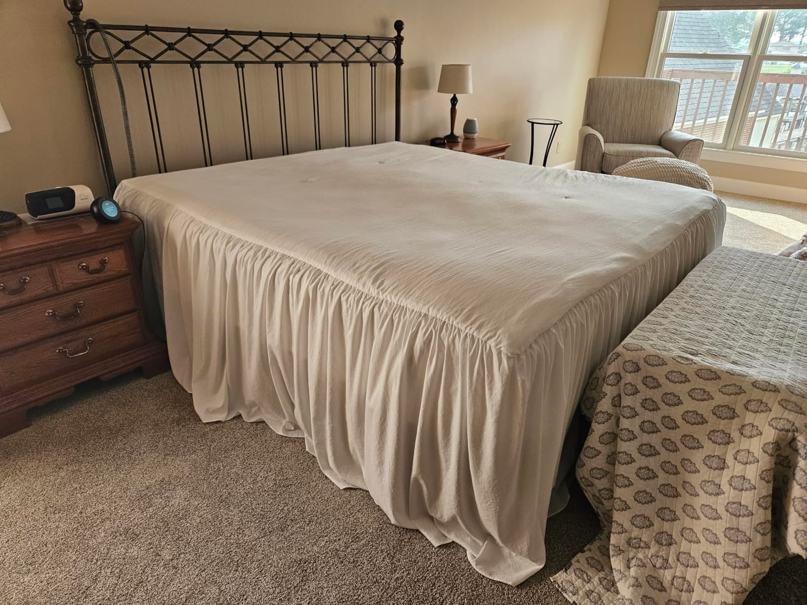 Lush Decor Ruffle Skirt Bedspread Set - 3-Piece Luxurious Farmhouse Bedding - Elegant Ruffle Detail - Timeless Style - Soft Lightweight Sheets - Queen, Neutral customer photo 2