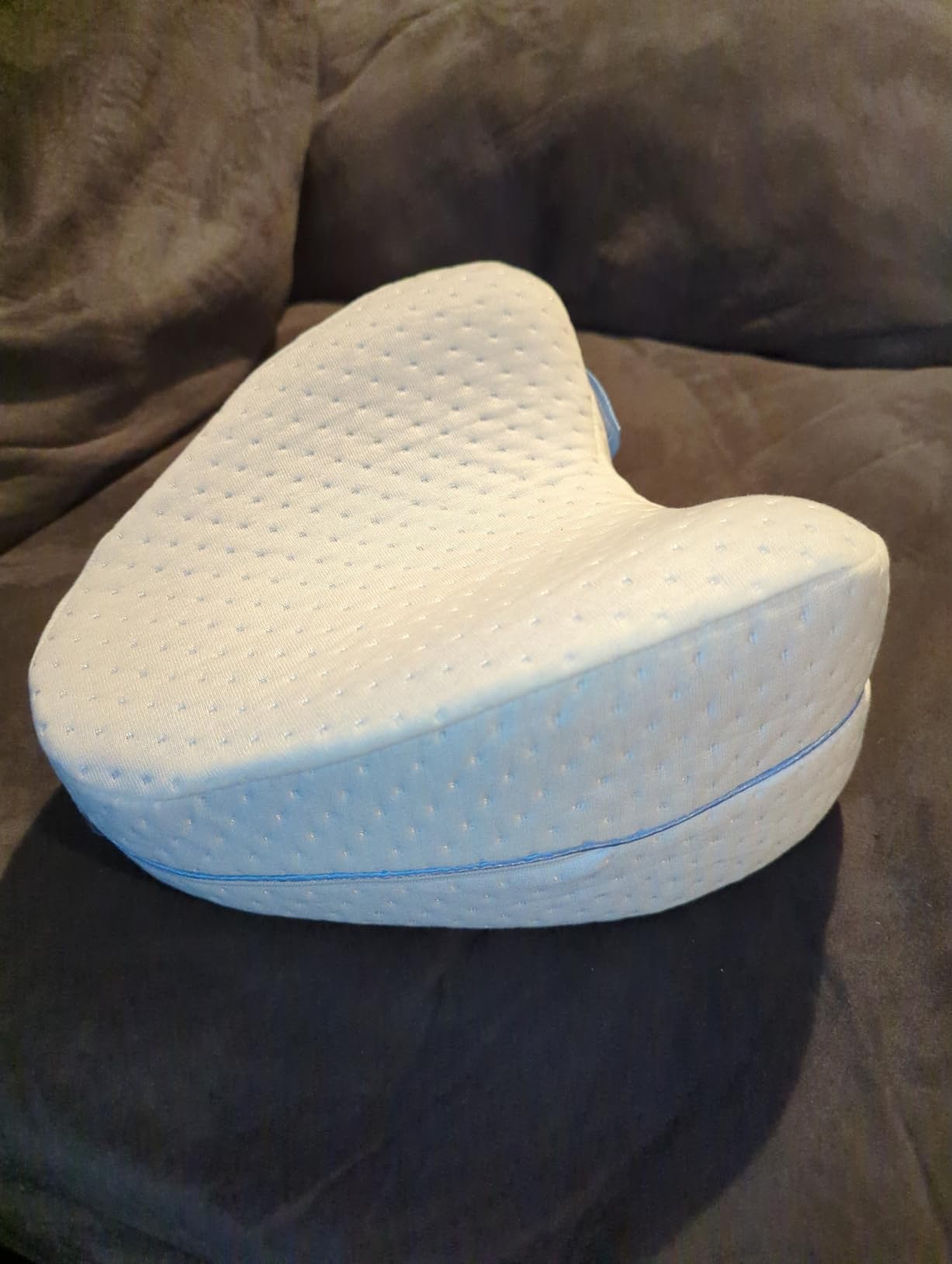 Contour Legacy Leg & Knee Foam Support Pillow for Side Sleepers Soothing Relief for Back, Hips, Knees, Joints, Nerves & Muscles customer photo 2