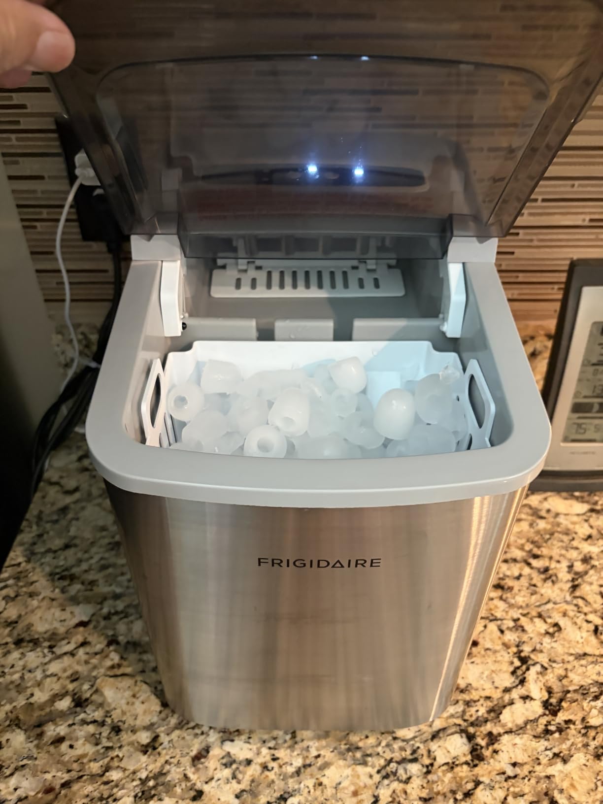 Frigidaire Counter top Portable, 26 lb per Day Nugget Ice Maker Machine (Red Stainless Steel) customer photo 2