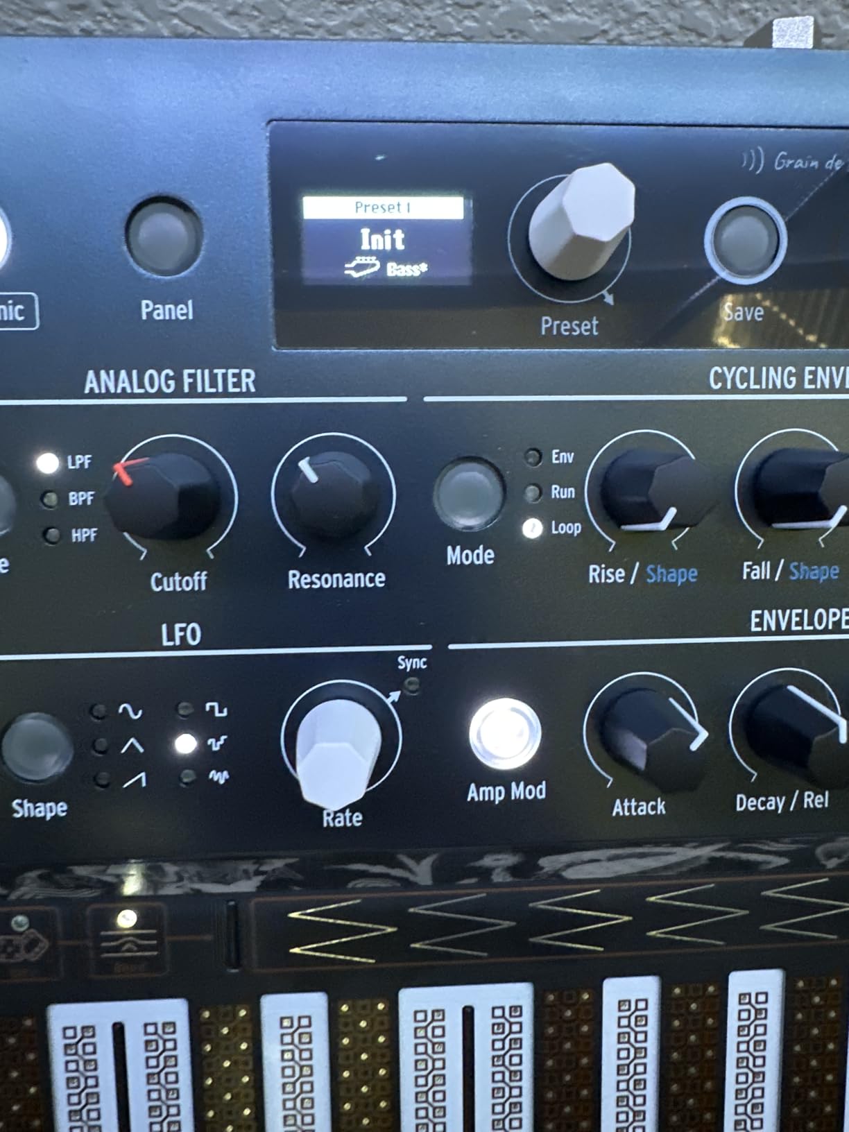 Arturia MicroFreak Synthesizer Keyboard | 21 paraphonic oscillator modes from physical modeling to wavetable, 25-key poly-aftertouch keybed, CV pitch gate and pressure customer photo 2