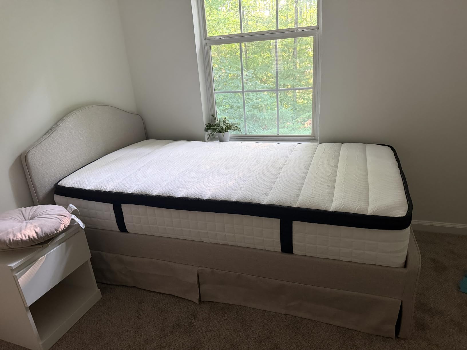 Queen Mattress, 12 Inch Hybrid Innerspring Cool Bed with Pocket Coils | Breathable Soft Knitted Fabric Cover, Multi Memory Foam Layers, Balanced Support for Spine Alignment, Queen Size, 80x60x12 customer photo 1