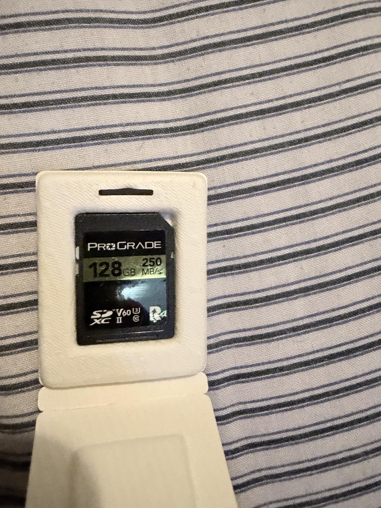 ProGrade Digital SDXC UHS-II V60 Gold Memory Card (128GB) customer photo 2