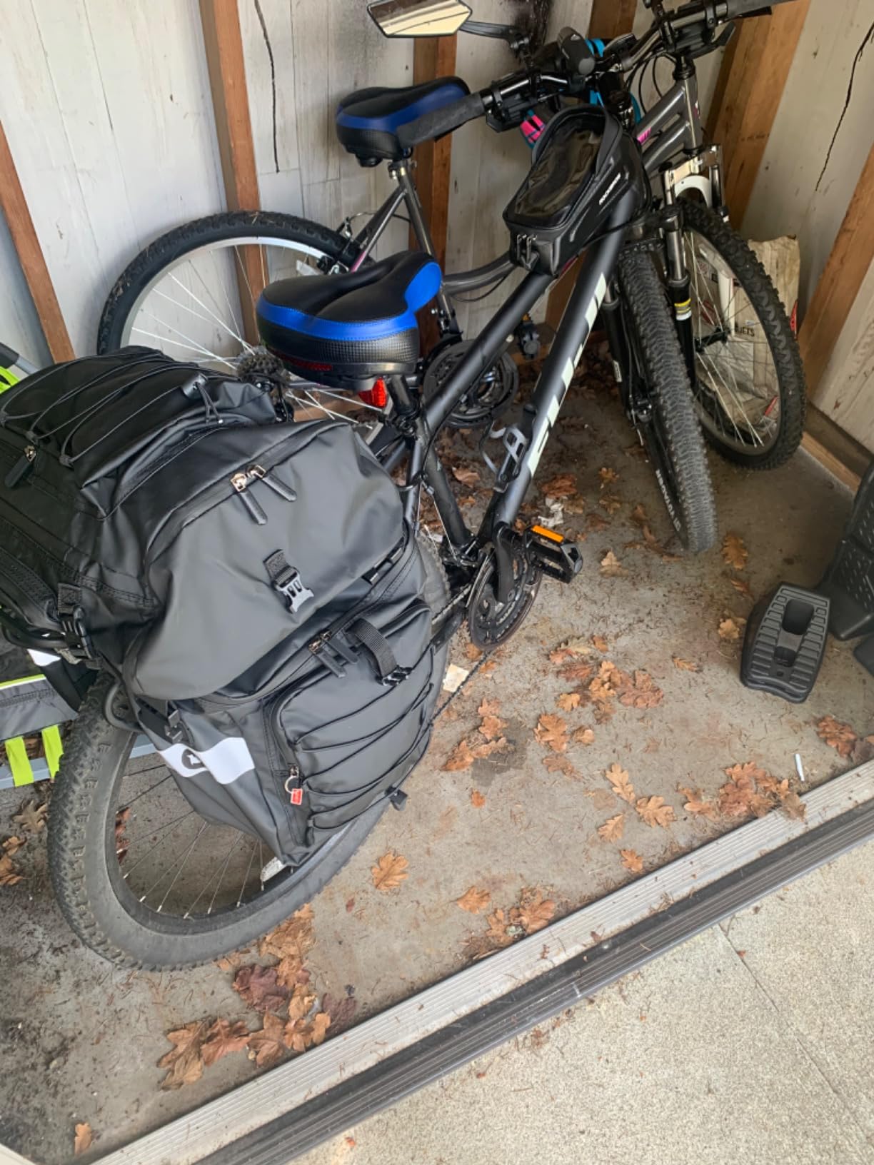 HUNTVP 3 in 1 Multifuctional Bicycle Expedition Touring Cam Pannier Bag (Fluorescent green) customer photo 2