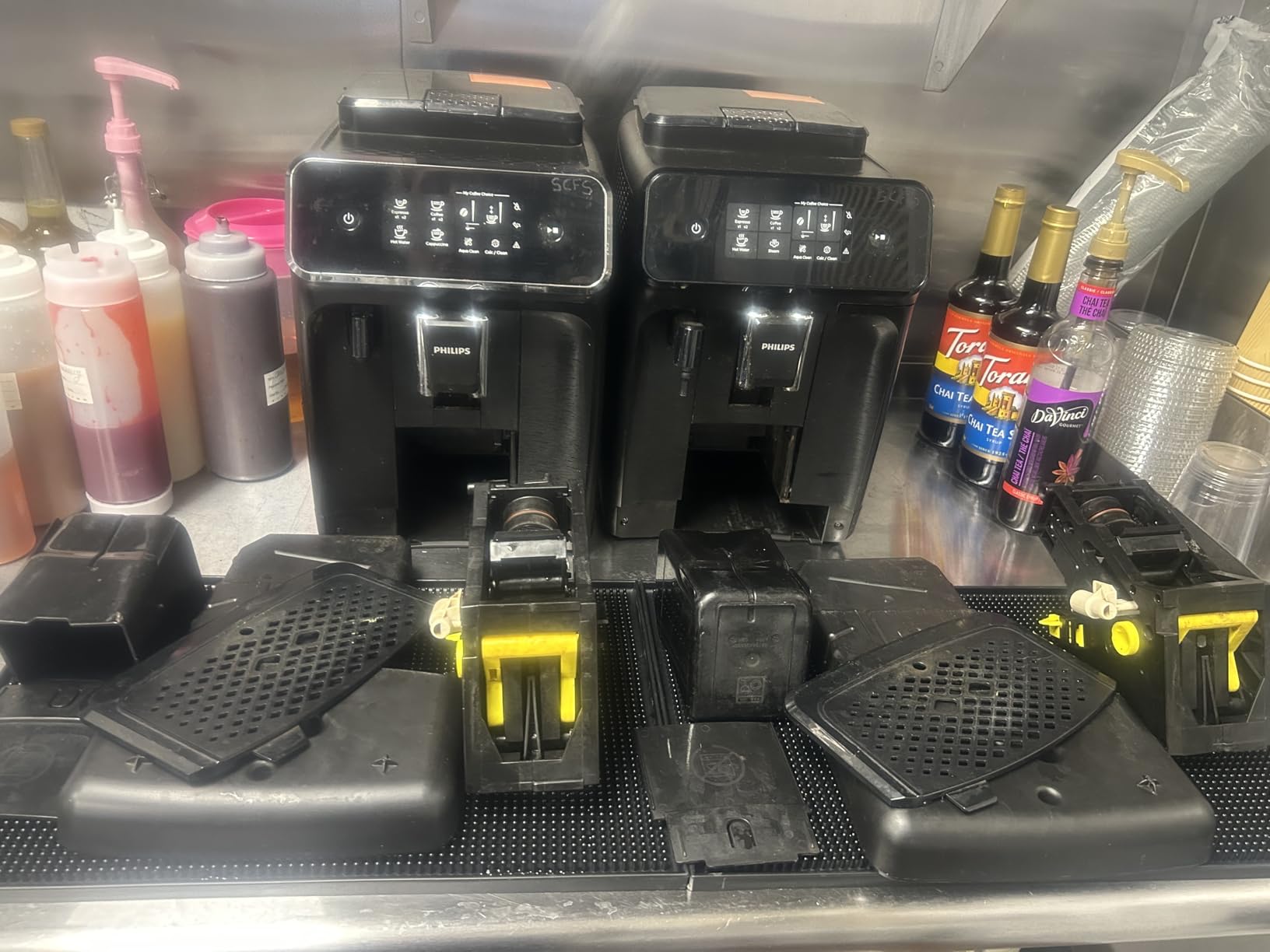 Philips 3200 Series Fully Automatic Espresso Machine, LatteGo Milk Frother, 5 Coffee Varieties, Intuitive Touch Display, 100% Ceramic Grinder, AquaClean Filter, My Coffee Choice, Black (EP3241/54) customer photo 1