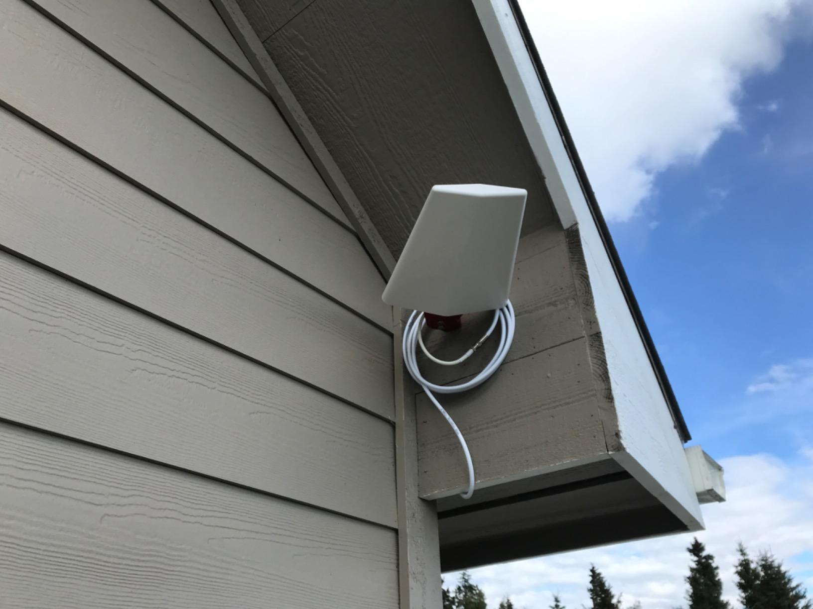weBoost Home MultiRoom - Cell Phone Signal Booster | Boosts 4G LTE & 5G up to 5,000 sq ft for all U.S. Carriers - Verizon, AT&T, T-Mobile & more | Made in the U.S. | FCC Approved (model 470144) customer photo 2