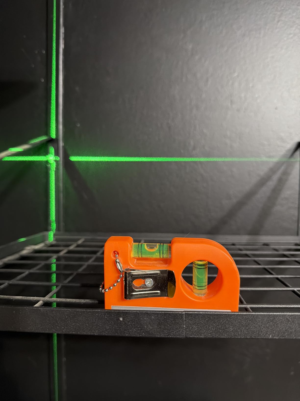 Laser Level, RockSeed Cross Line Laser with Self-Leveling, Vertical and Horizontal Line, Rotatable 360 Degree, Carrying Pouch, Battery Included (LV1G) customer photo 1