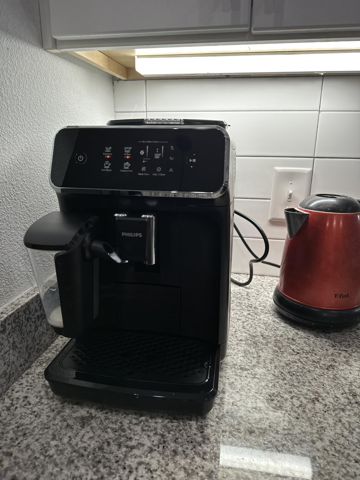 Philips 2200 Series Fully Automatic Espresso Machine, LatteGo Milk Frother, 3 Coffee Varieties, Intuitive Touch Display, 100% Ceramic Grinder, AquaClean Filter, Aroma Seal, Black (EP2230/14) customer photo 1