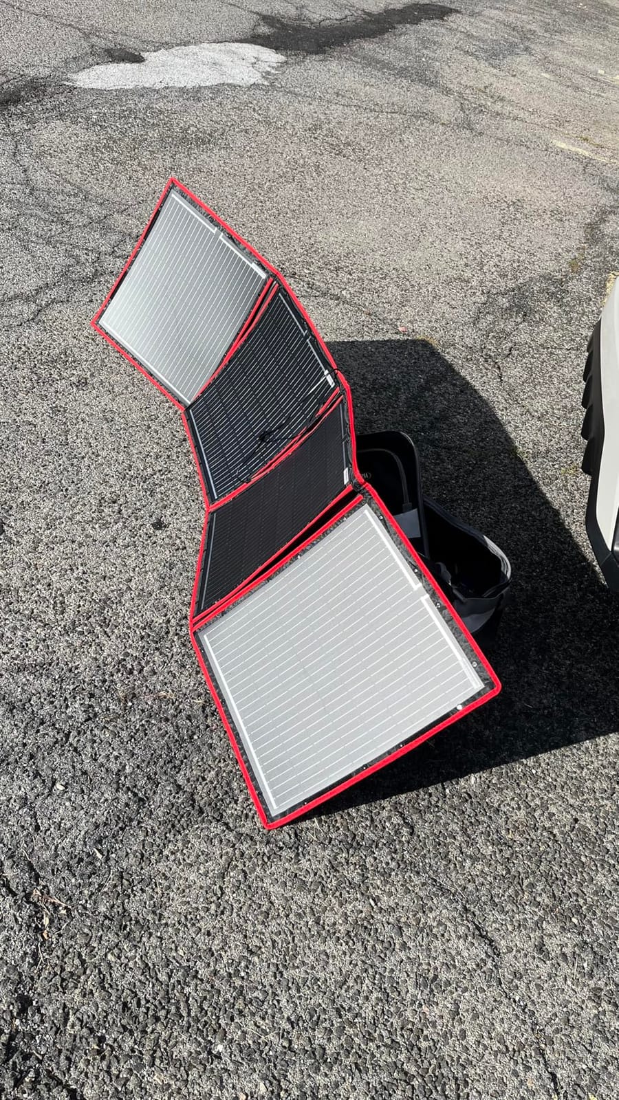 DOKIO 150W Portable Foldable Solar Panel Kit with Charge Controller customer photo 2