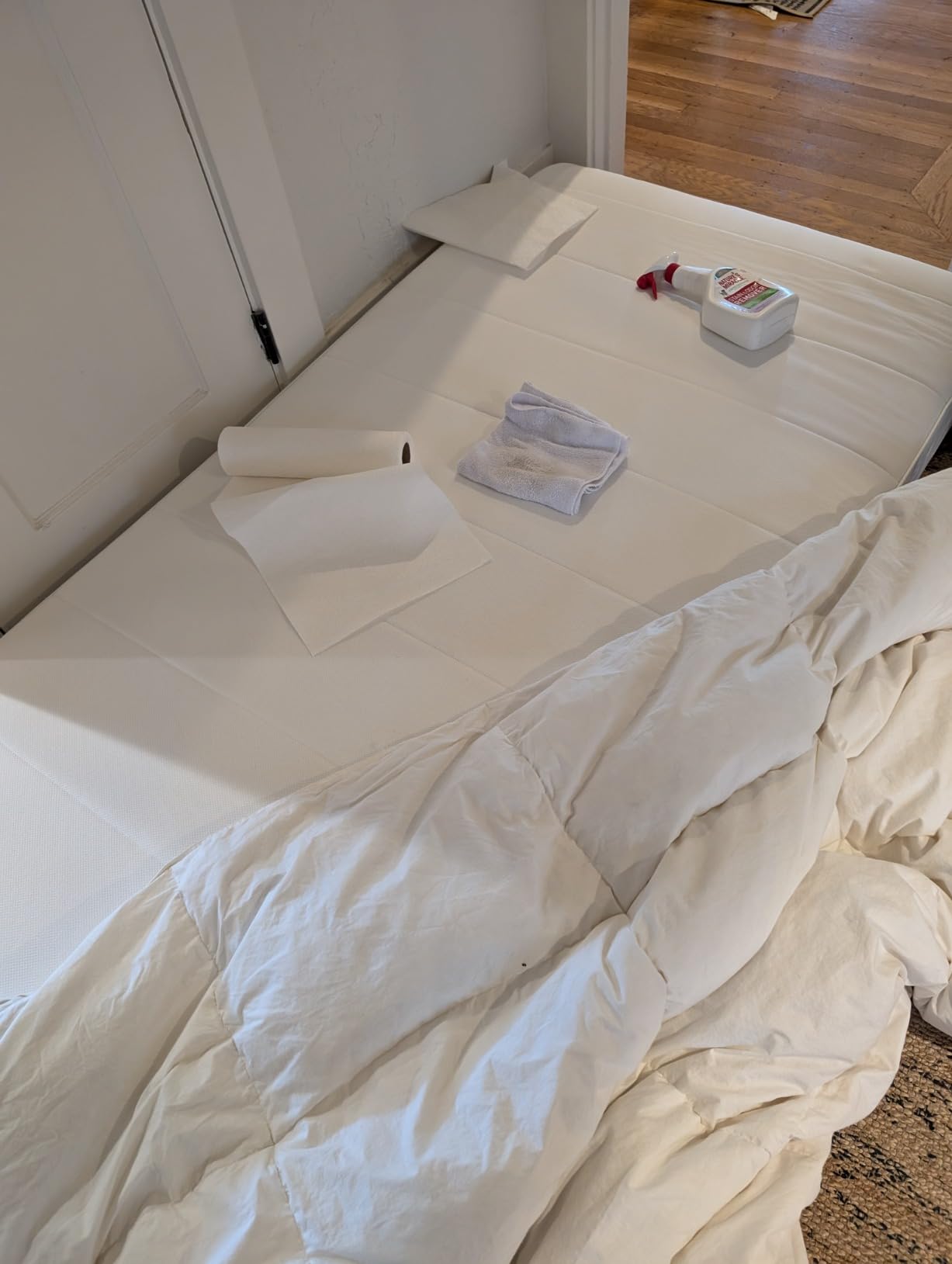Serta Power Chill Cooling Waterproof Mattress Protector, Queen | Waterproof cooling protector with breathable fabric and a secure 15-inch deep pocket, machine washable for easy care customer photo 1
