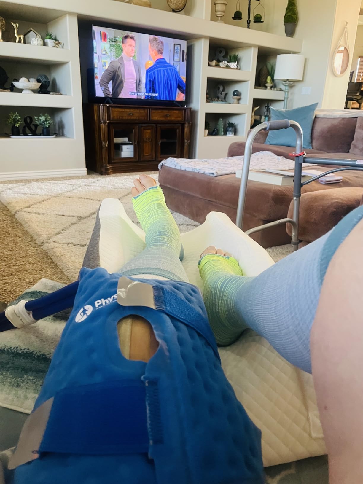 PhysioNatural Cold Therapy Ice Machine for Knee Surgery Recovery – Programmable Continuous Cryotherapy System with Adjustable Knee Pad for Post-Op Swelling, Sprains & Injuries customer photo 2