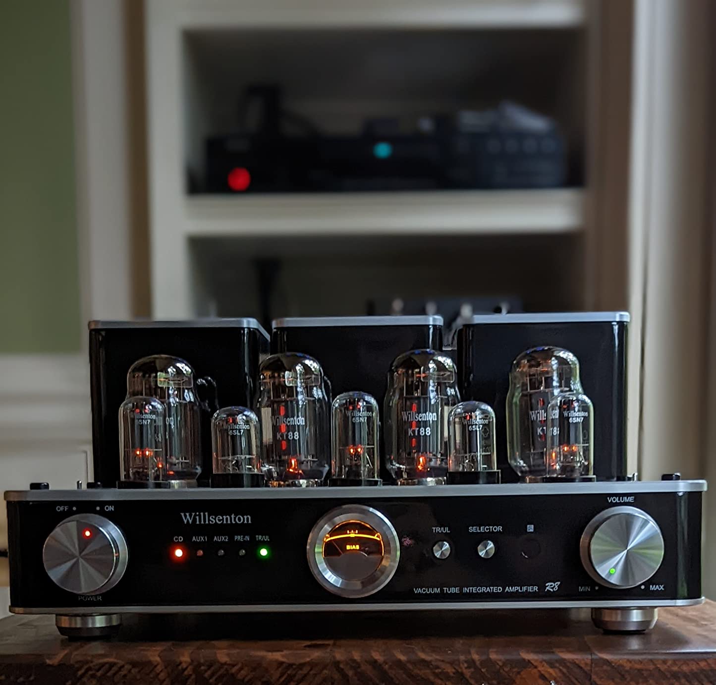 R8 KT88 x4 Tube Amplifier Hi-Fi Integrated Vacuum Tube Amp with Headphone Output KT88，EL34 Replaceable (Black) customer photo 1