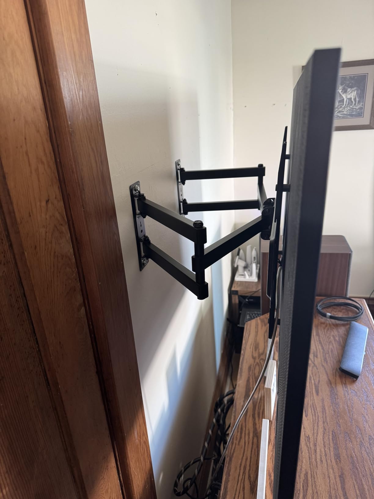 VIVO Black Corner TV Wall Mount for 37-70 in Flat Screens, MOUNT-CR70C customer photo 2