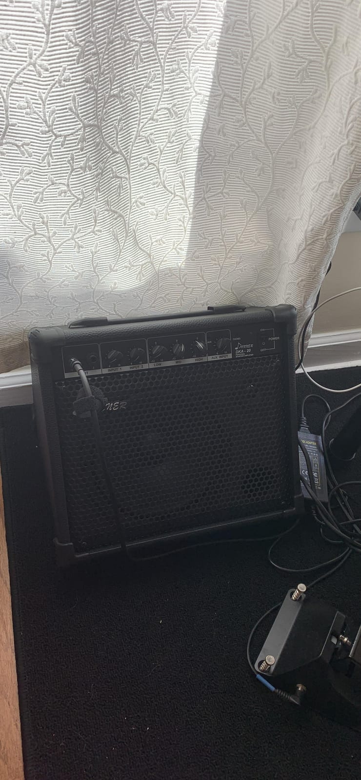 Donner DKA-20 Keyboard Amplifier 20 Watt Keyboard AMP with Aux in and Two Channels, Bass Guitar Amp, Piano Amplifier, Electronic Drum Speaker Support for Microphone Input customer photo 2