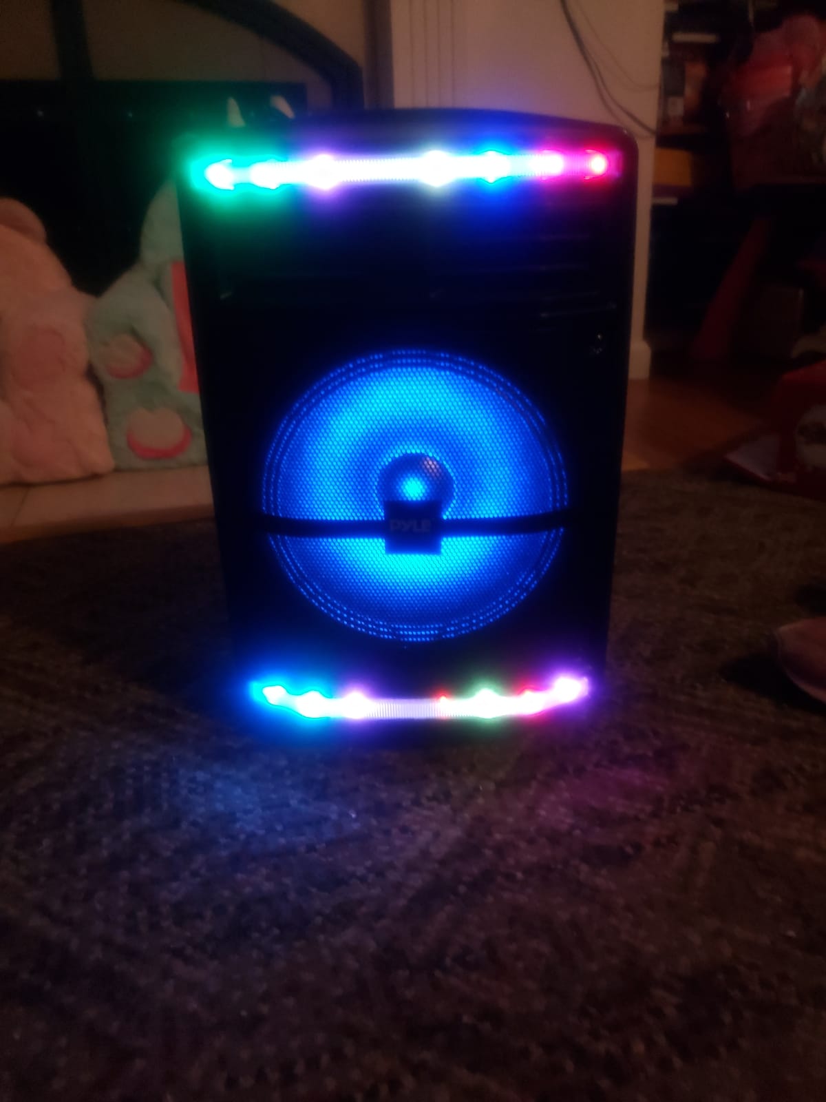 Pyle Portable Bluetooth PA Speaker System - 600W Bluetooth Speaker Portable PA System W/ Rechargeable Battery, Party Lights, MP3/USB SD Card Reader, Rolling Wheels - Pyle PPHP1044B customer photo 1