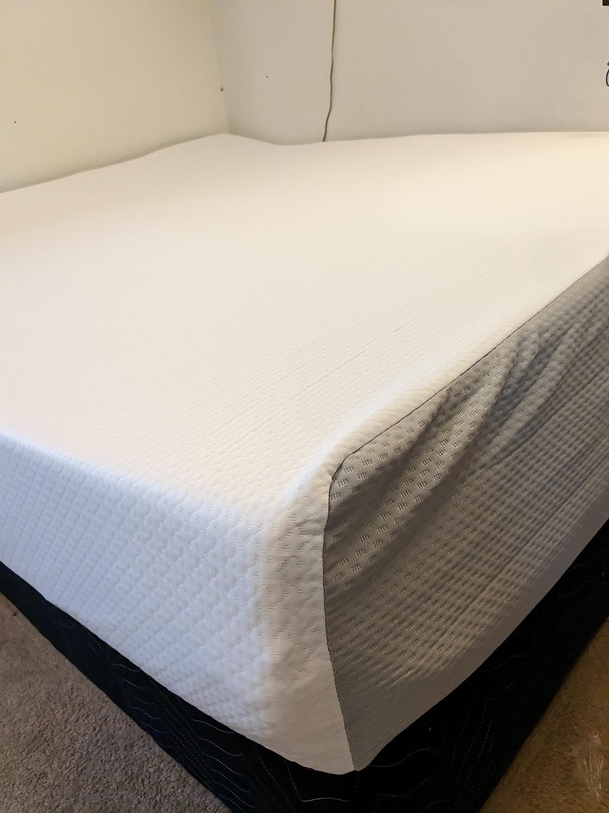 Amazon Basics Memory Foam Mattress, Soft Plush Feel, Breathable, 6 Inch, Twin, White/Grey customer photo 2