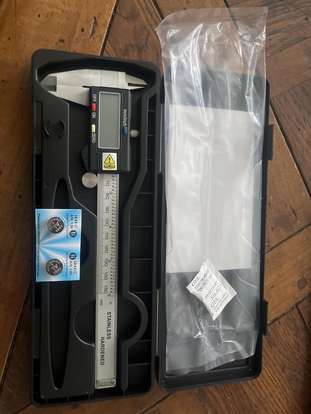 Caliper Measuring Tool, Qfun Vernier Digital Caliper Stainless Steel 6 Inch/150mm, Digital Micrometer Waterproof, Easy Switch from Inch to Millimeter, Large LCD Screen customer photo 1