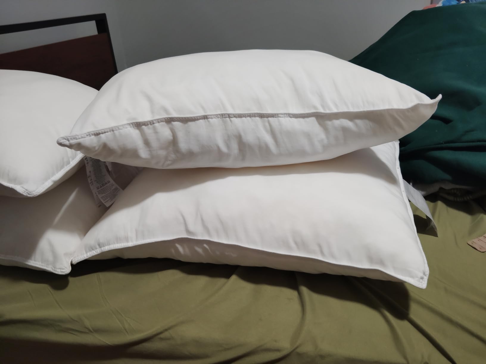Amazon Basics Down Alternative Pillow for Side and Back Sleepers, Medium Density, Standard Size, 26