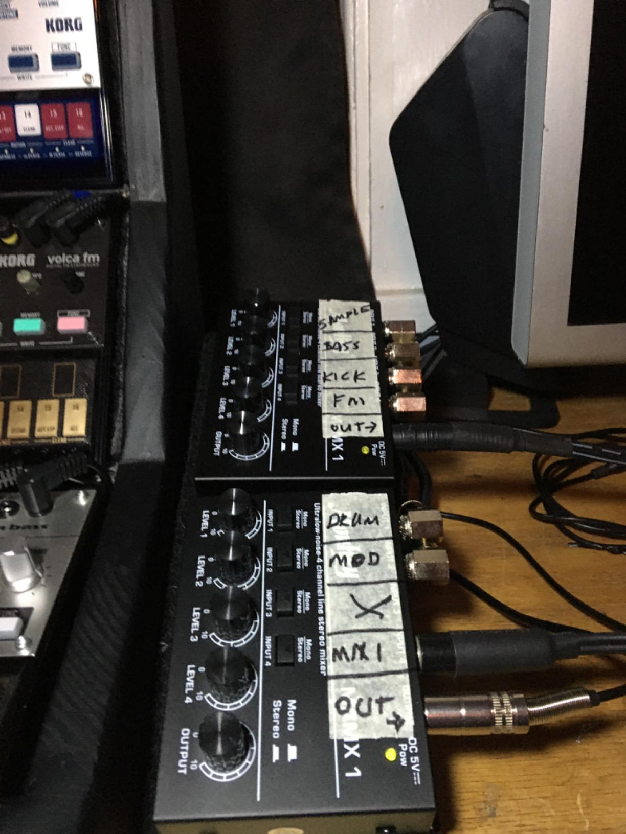 Moukey Mini Audio Mixer, DC 5V, 4 Stereo Ultra, Low Noise 4 Channel Line Mixer for Sub-Mixing, for Small Clubs or Bars, As Guitars, Bass, Keyboards Mixer, MAMX1 customer photo 2