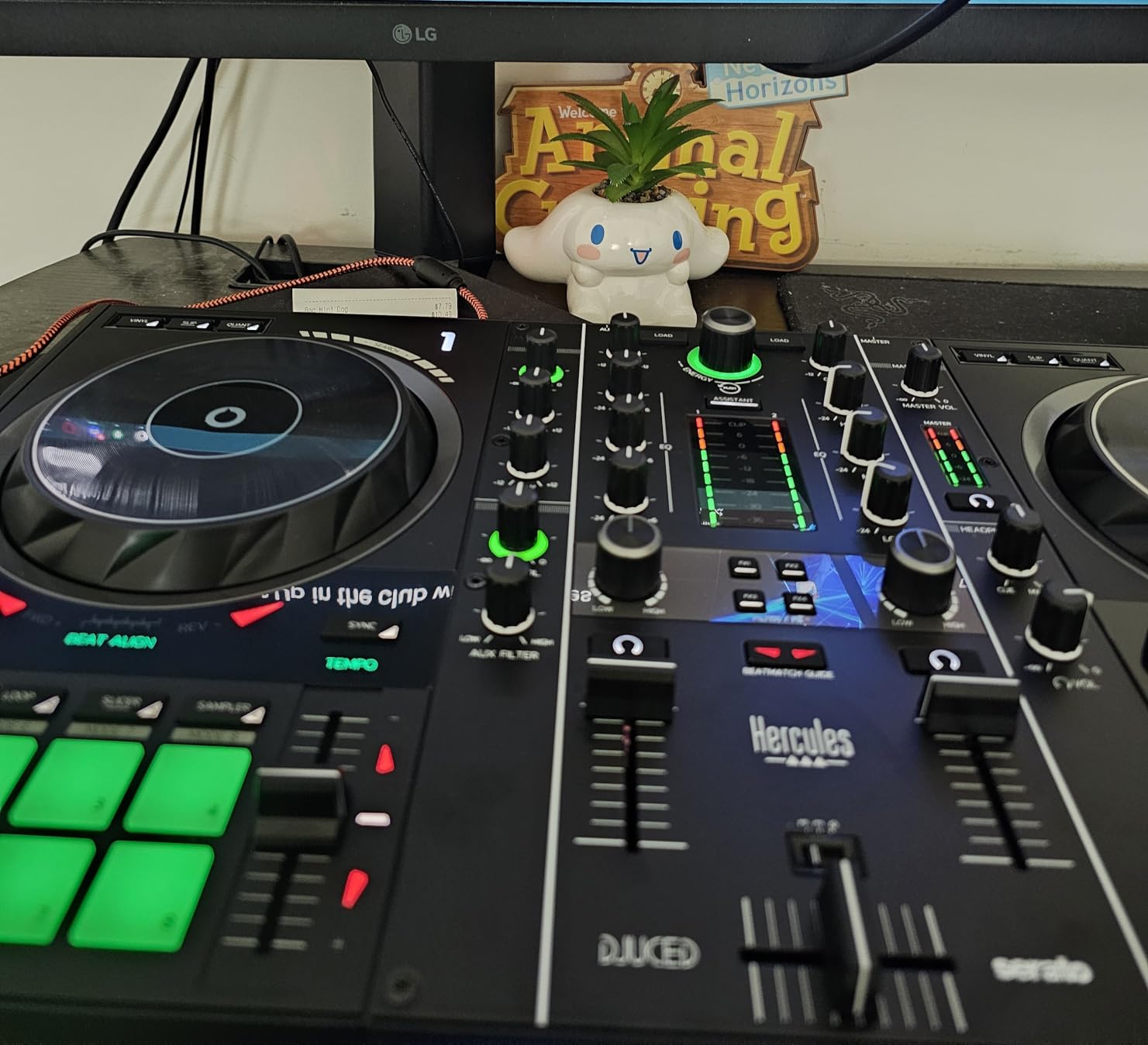 Hercules DJControl Inpulse 500: 2-deck USB DJ controller for Serato DJ and DJUCED (included) | For Serato DJ and DJUCED included customer photo 2
