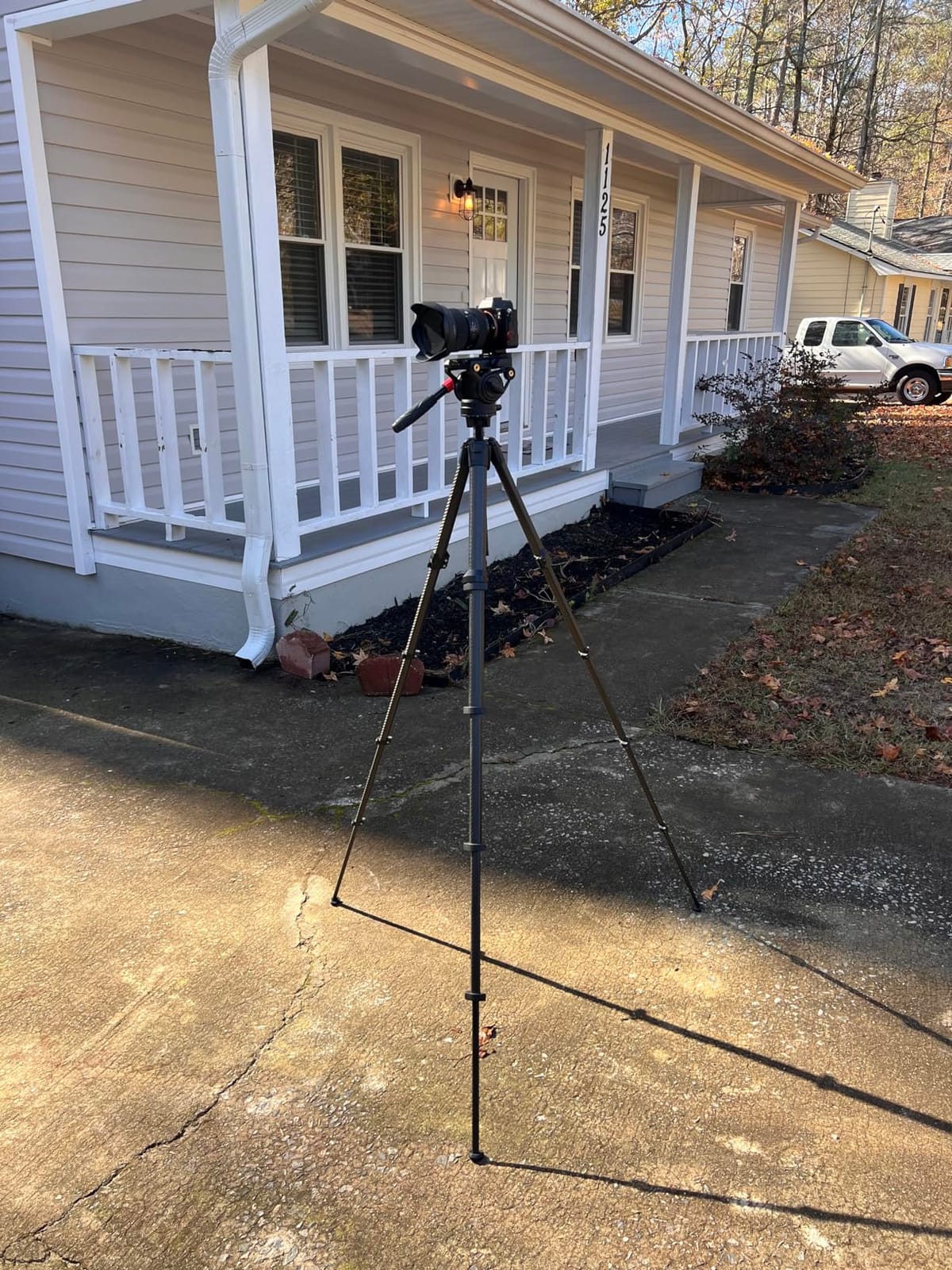 Peak Design Travel Tripod, Carbon Fiber, Compact Design, Quick Setup and Takedown, Pro-Level Stability, Ergonomic Ball Head, Compact and Portable Travel Tripod for Camera and Phone, 20 lb Capacity customer photo 1