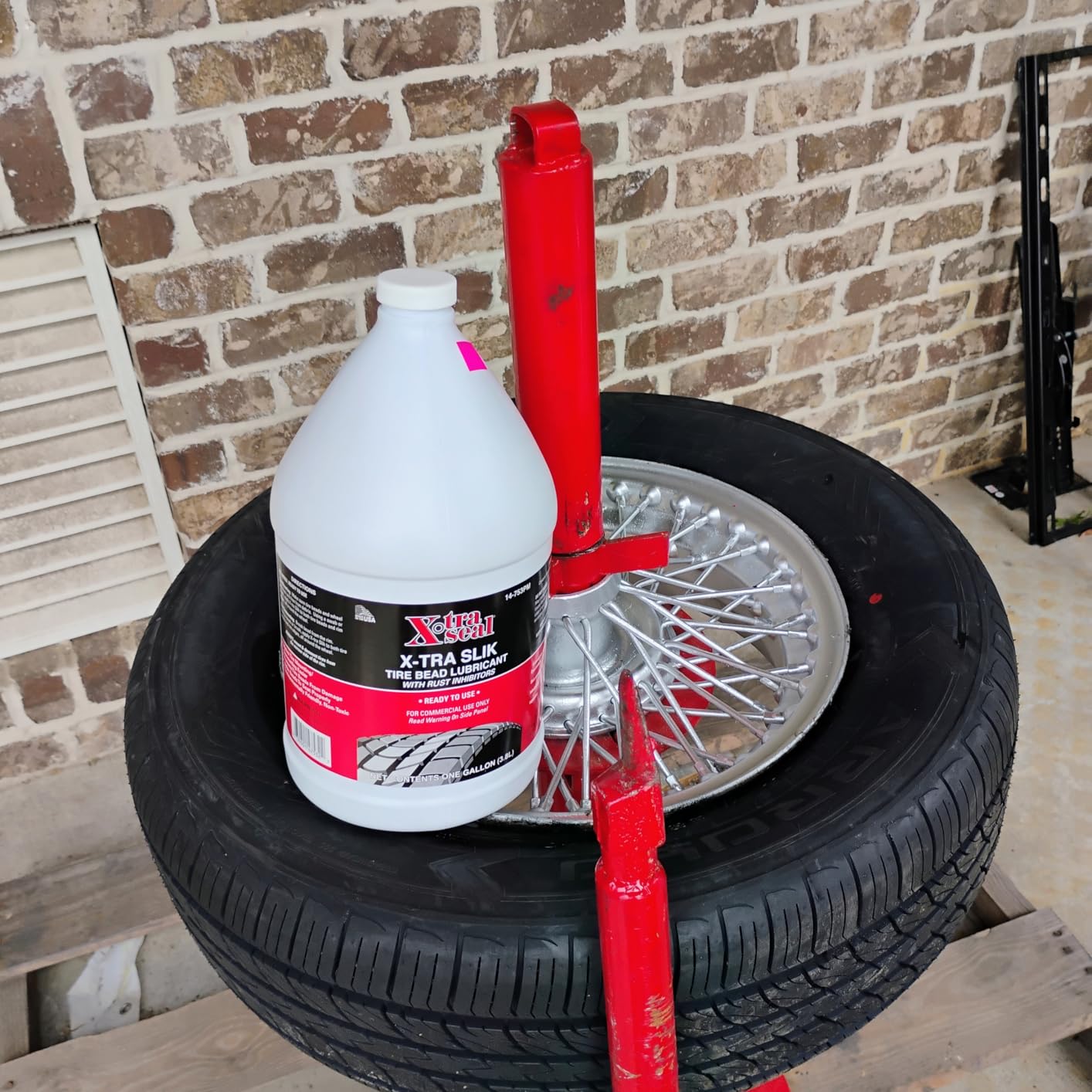 TUFFIOM Manual Tire Changer, Portable Hand Bead Breaker Mounting Tool for 8” to 16” Tires, for Home Garage Small Auto Shop customer photo 2