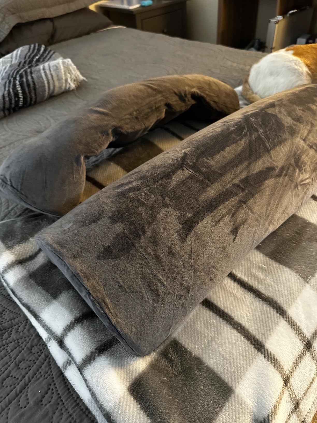 Knee Pillow for Back Sleeping | Large Half Moon Bolster Pillow for Legs, Under Knee Pillow for Sleeping on Back (20.5