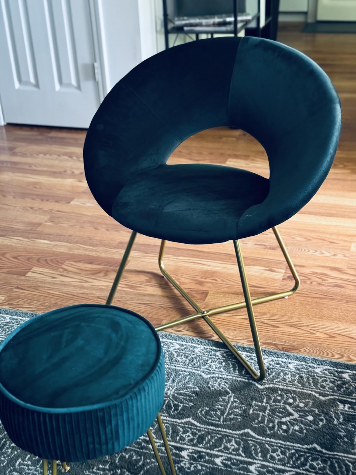 Roundhill Furniture Slatina Silky Velvet Upholstered Accent Chair with Gold Tone Finished Base, Pink customer photo 2