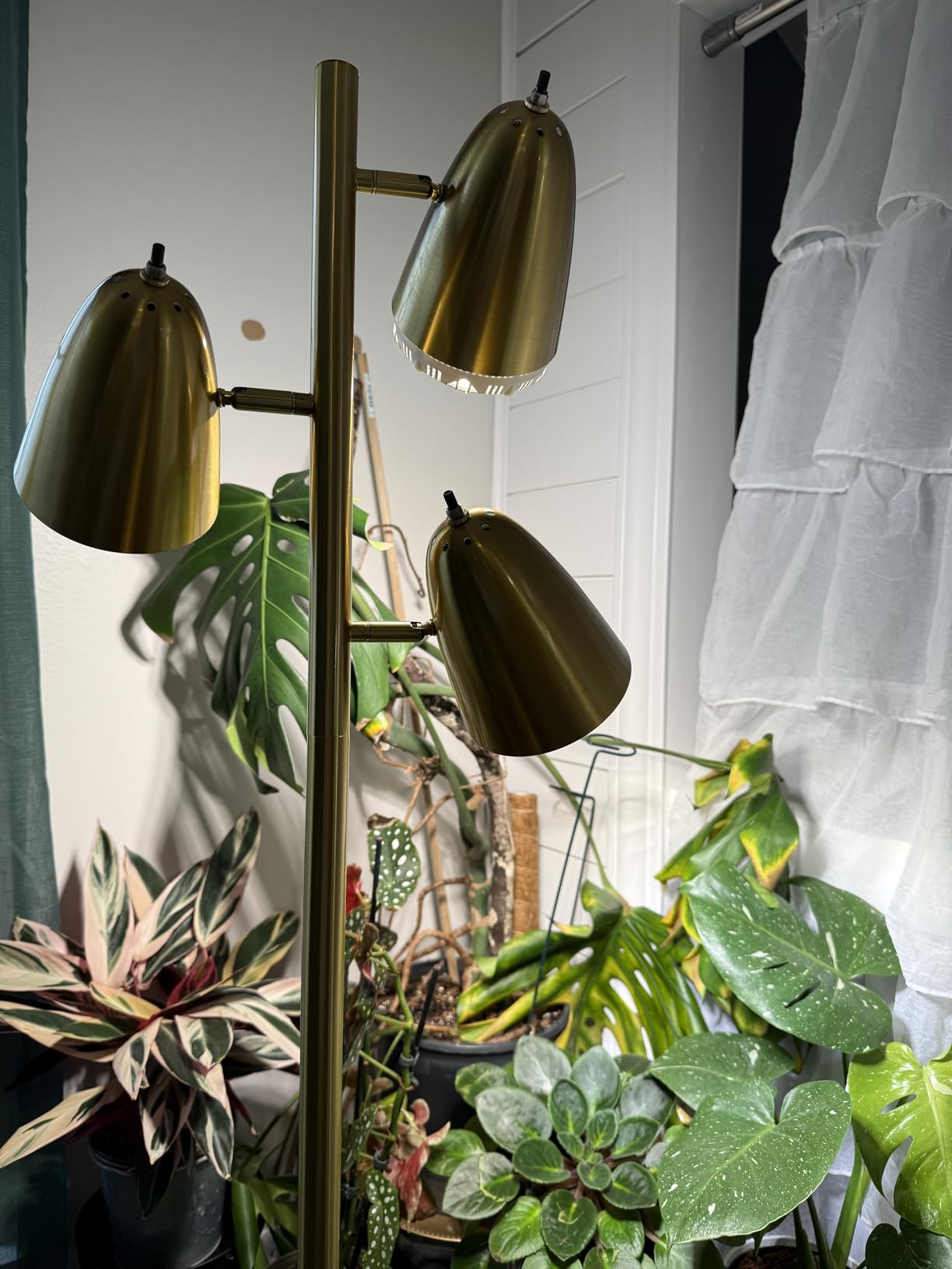 QiMH Tree Floor Lamp with 3 Light Bulbs, Standing Tall Pole Lamps for Living Room Bedroom Office, Reading Stand up Lamps with 3 Adjustable Arms, Brushed Gold customer photo 1