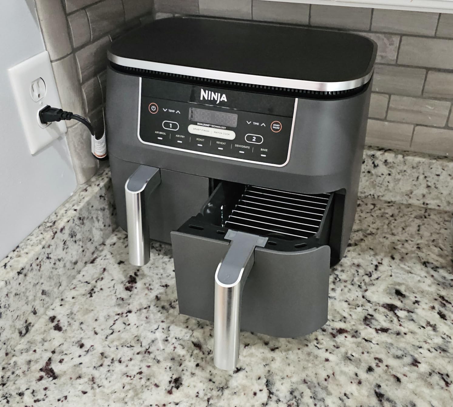 Ninja DZ201 Foodi 8 Quart 6-in-1 DualZone 2-Basket Air Fryer with 2 Independent Frying Baskets, Match Cook & Smart Finish to Roast, Broil, Dehydrate & More for Quick, Easy Meals, Grey | Air fry, roast, broil, bake, reheat, dehydrate, 2 independent baskets, Smart Finish, Match Cook customer photo 2