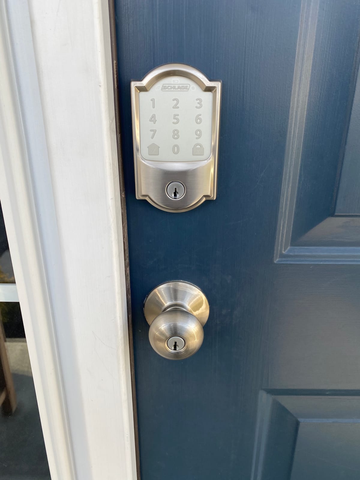 Schlage Encode Smart WiFi Deadbolt Lock with Camelot Trim, Matte Black customer photo 1