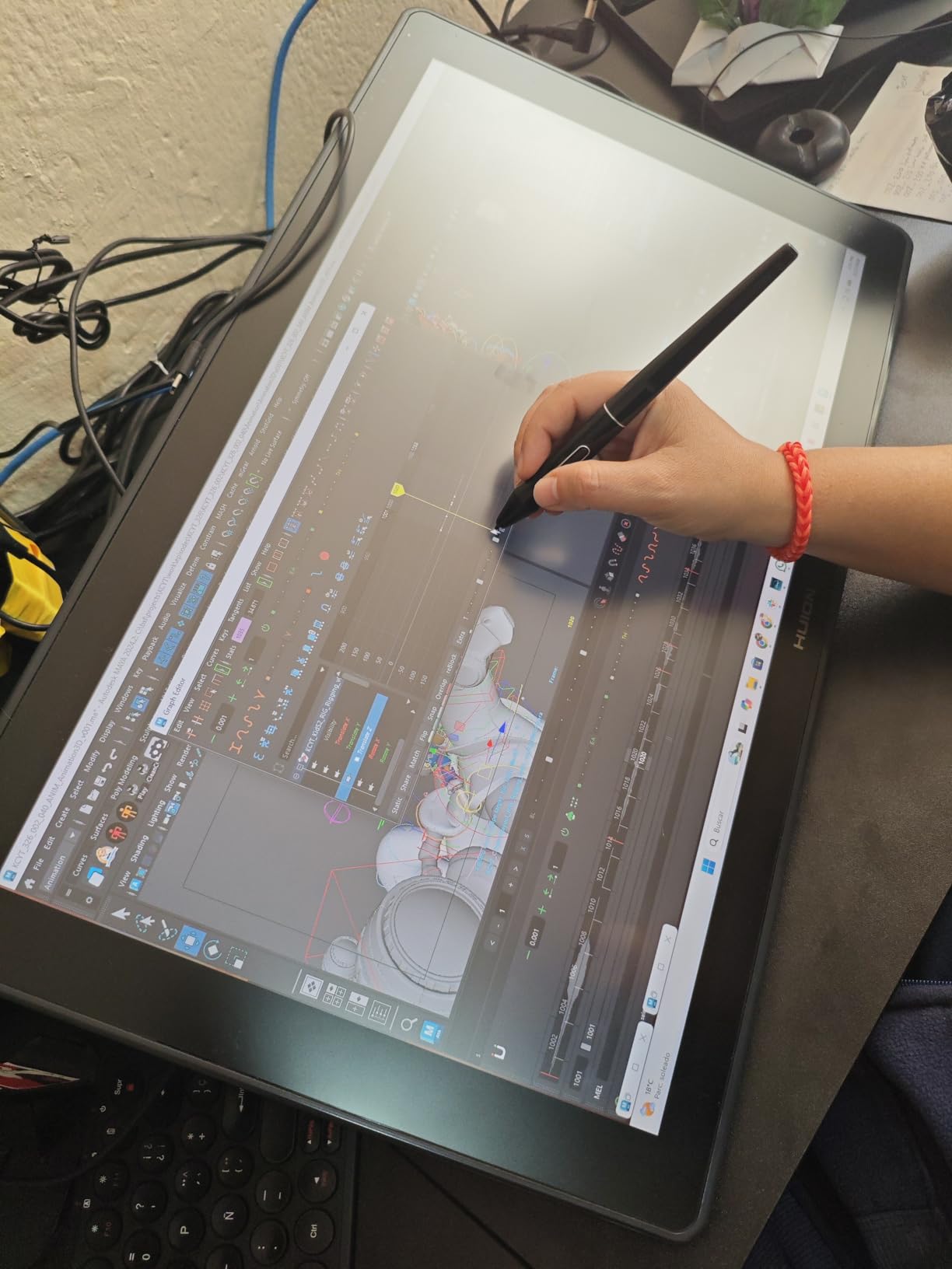 HUION KAMVAS 22 120% sRGB Drawing Tablet with Screen 21.5 inch customer photo 2