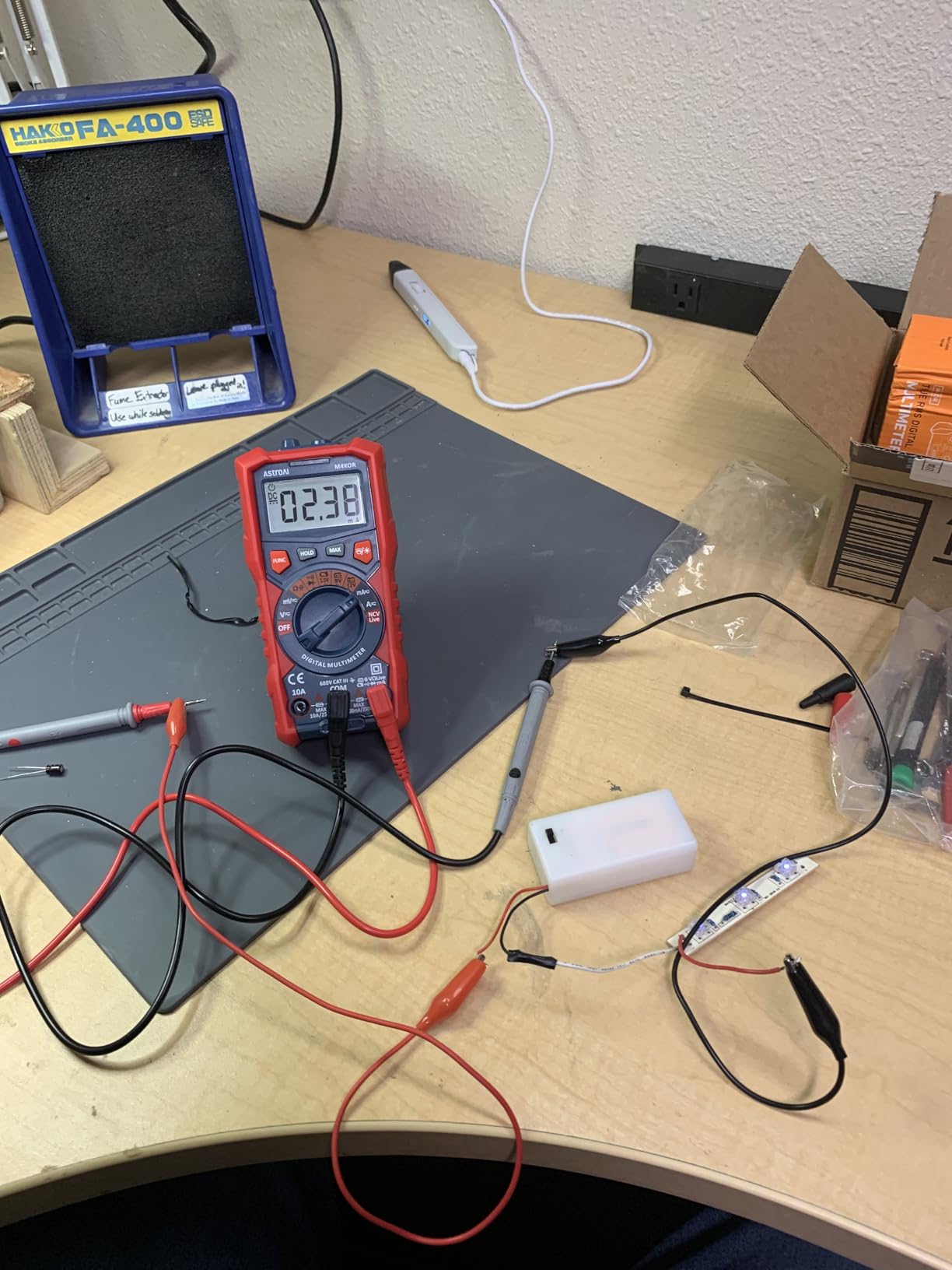 AstroAI Digital Multimeter, TRMS 4000 Counts, Auto-Ranging, Battery Test customer photo 2