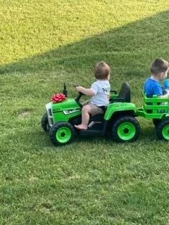Costzon Ride on Tractor with Detachable Trailer, Kids' Electric Vehicles w/3-Gear-Shift Ground Loader, Wireless Design & USB, 7 LED Headlights, Remote Control Tractor Toy for Kids 3+ (12V, Green) customer photo 2