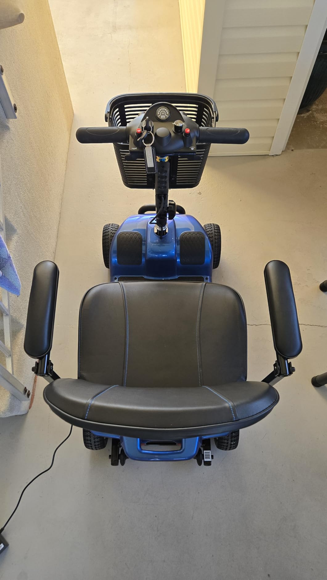 Vive 4 Wheel Mobility Scooter - Electric Powered Wheelchair Device customer photo 2