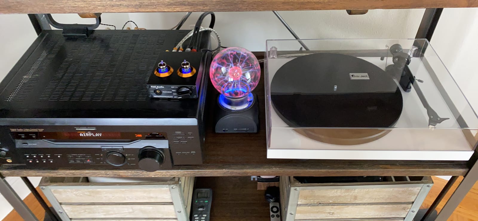 Pro-Ject Debut Carbon EVO Wired Turntable with Sumiko Rainier Cartridge (Black) customer photo 1