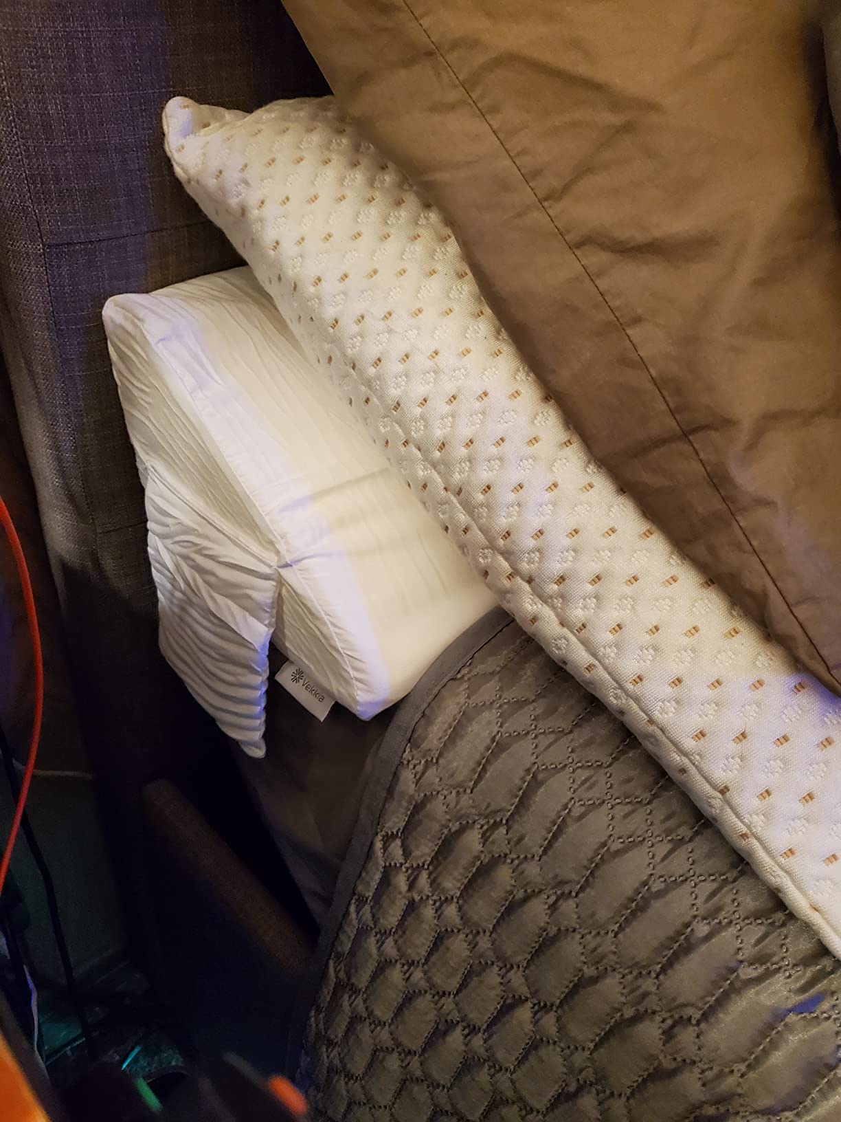 Vekkia Bed Wedge Pillow for Headboard,Queen Bed Gap Filler (0-5.5