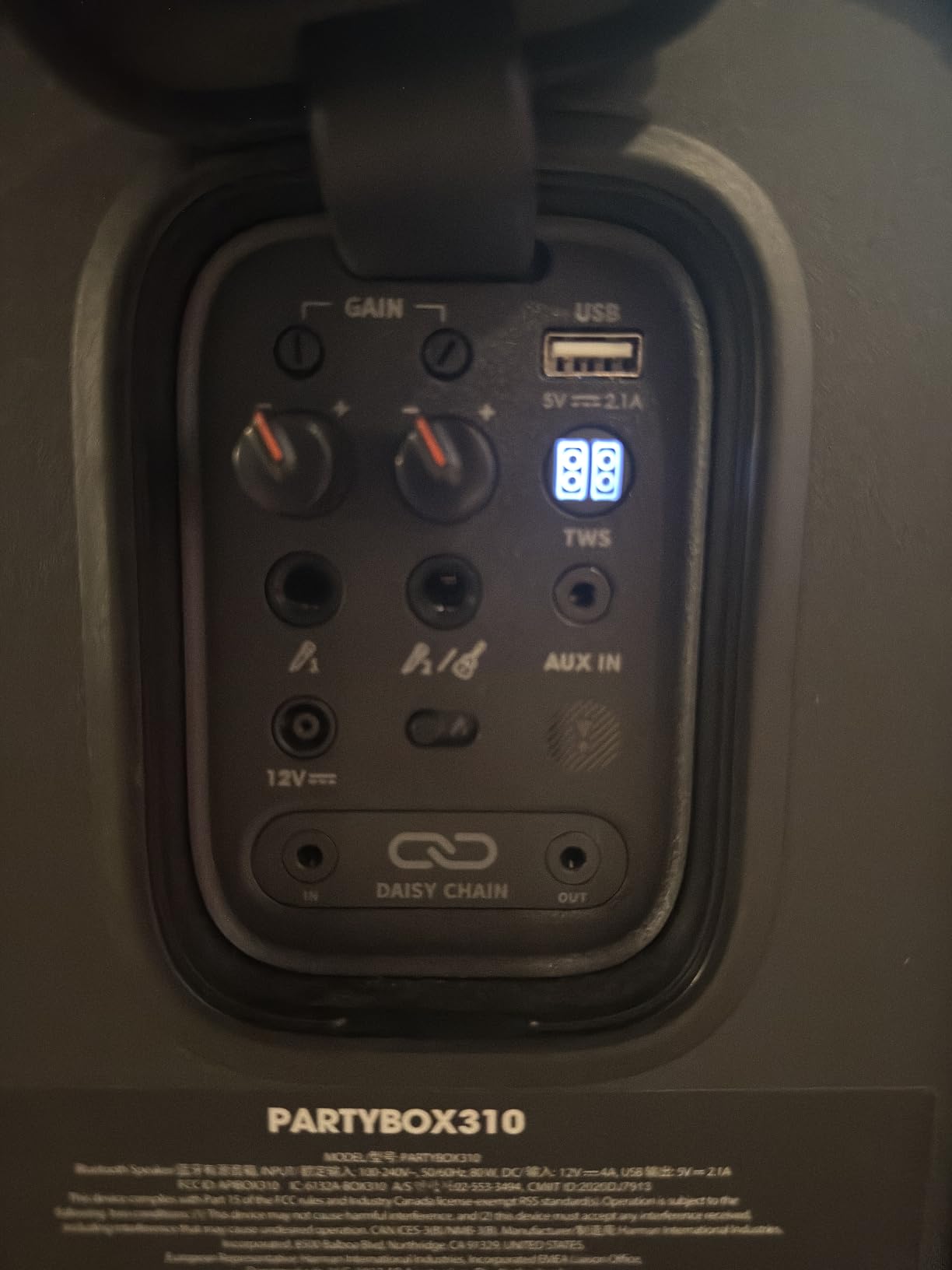 JBL Partybox 310 - Portable Party Speaker with Long Lasting Battery, Powerful JBL Sound and Exciting Light Show,Black customer photo 2