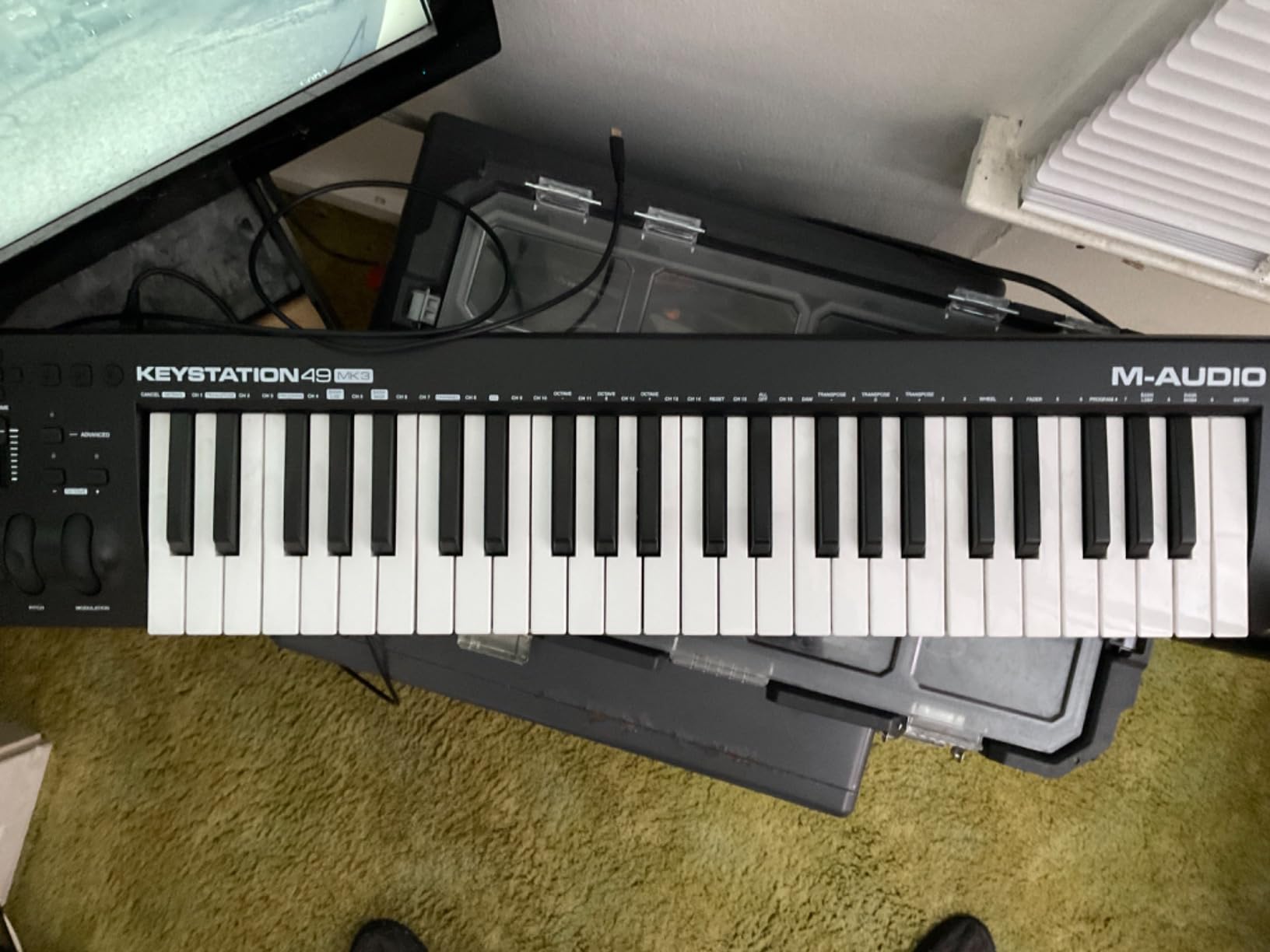 M-AUDIO Keystation 88 MK3 USB MIDI Controller | Semi-Weighted 88-Key Keyboard Controller for Complete Command of Virtual Synthesizers and Bundled DAW Recording Software customer photo 1